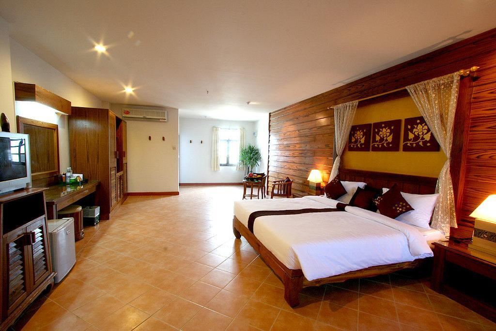 Bel Aire Patong Hotel Exterior photo